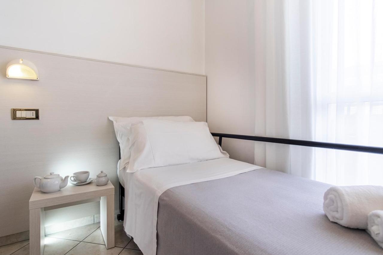Hotel Tre Rose Riccione Extérieur photo