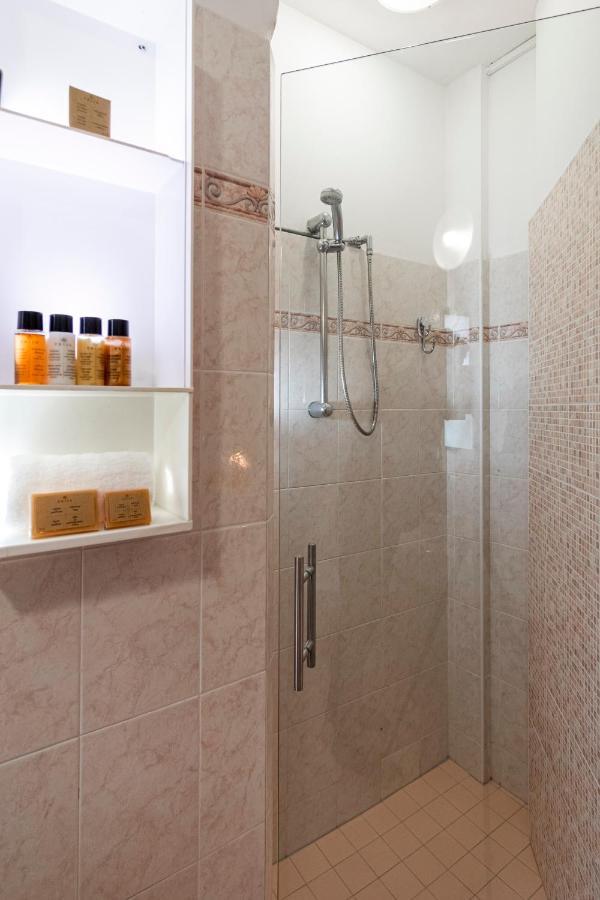 Hotel Tre Rose Riccione Extérieur photo