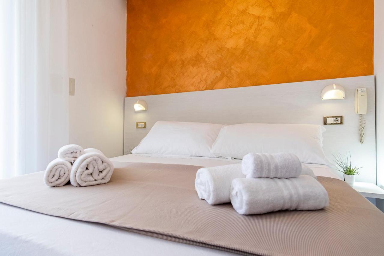 Hotel Tre Rose Riccione Extérieur photo