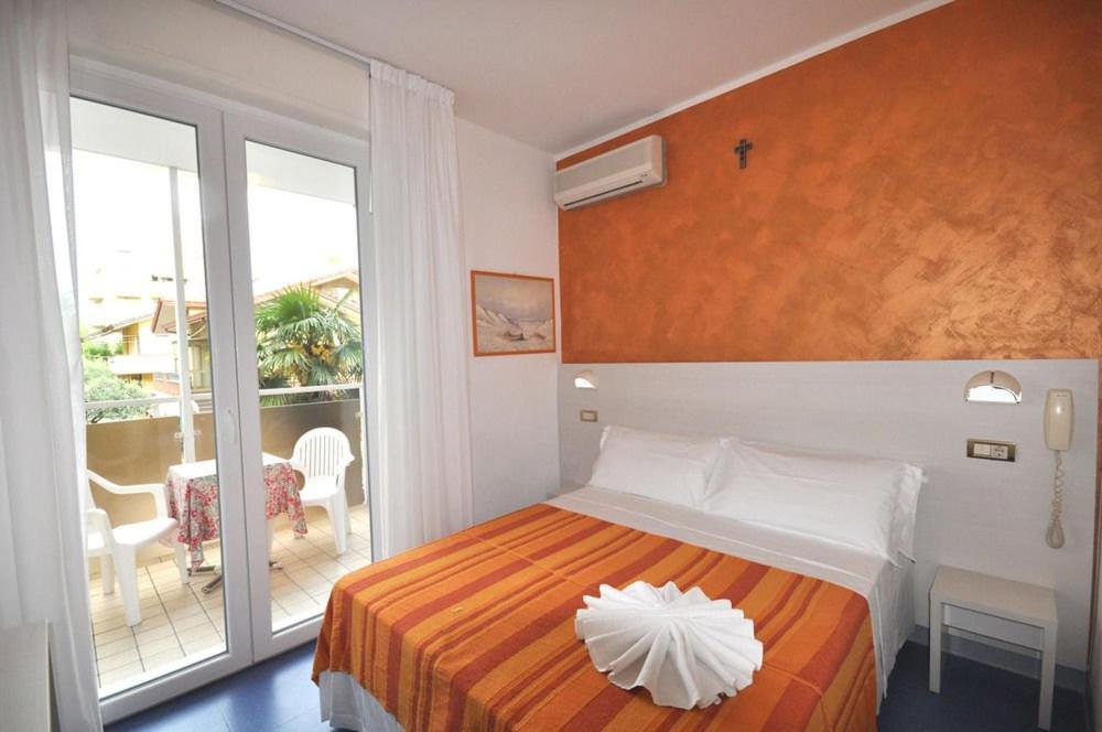 Hotel Tre Rose Riccione Extérieur photo