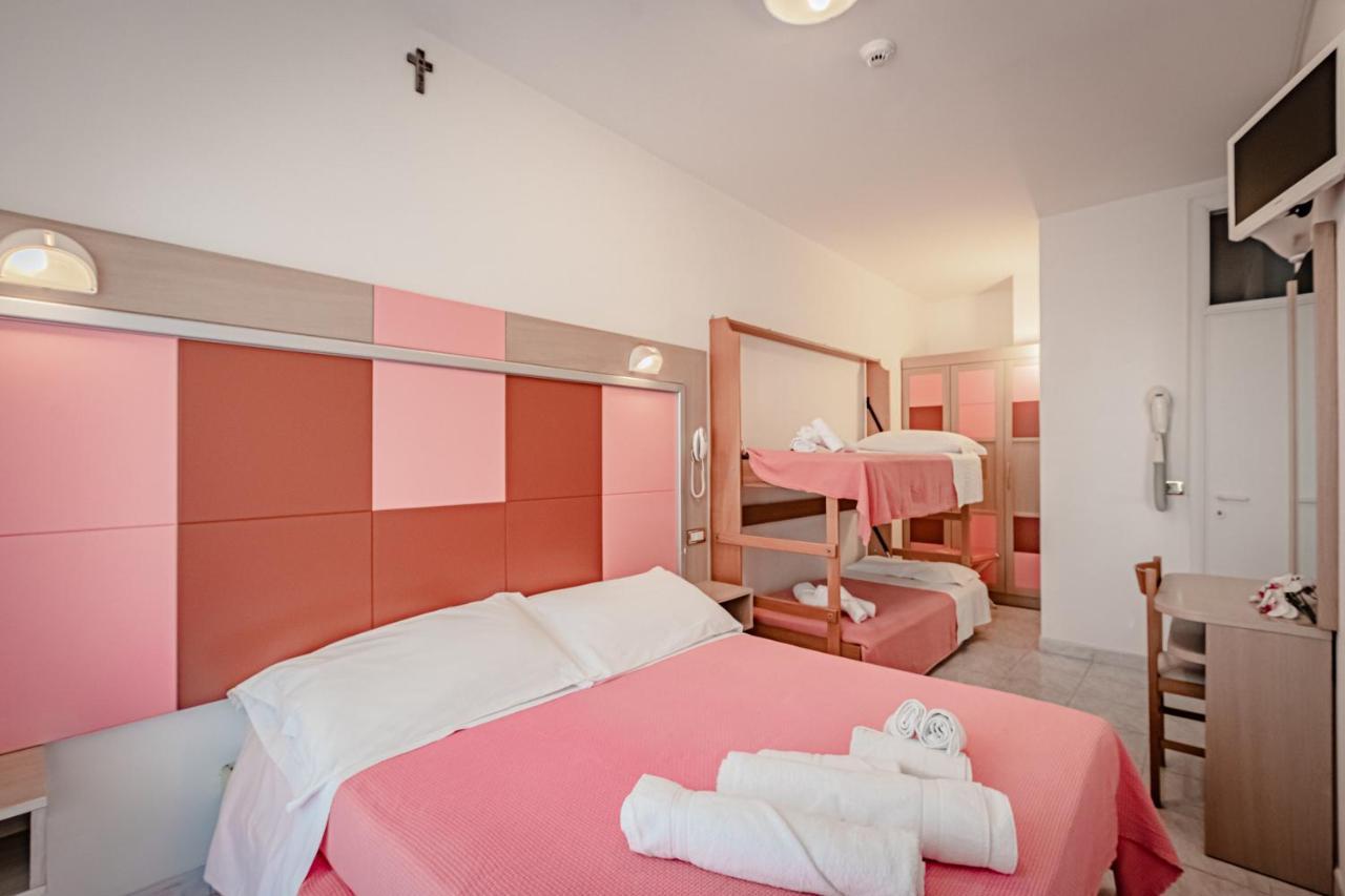 Hotel Tre Rose Riccione Extérieur photo