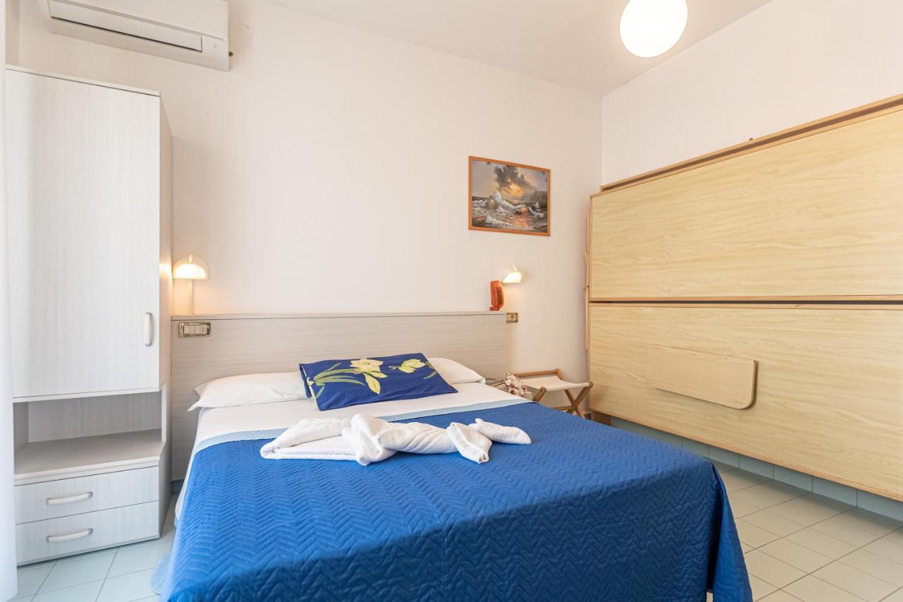 Hotel Tre Rose Riccione Extérieur photo