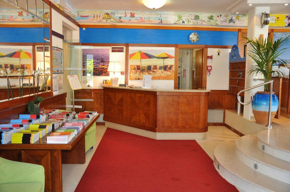 Hotel Tre Rose Riccione Extérieur photo