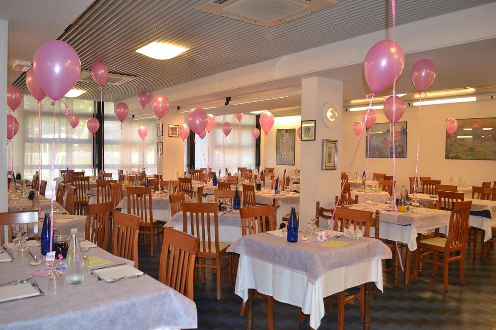 Hotel Tre Rose Riccione Extérieur photo