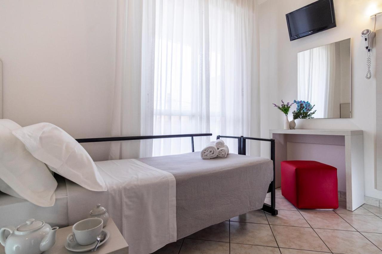 Hotel Tre Rose Riccione Extérieur photo