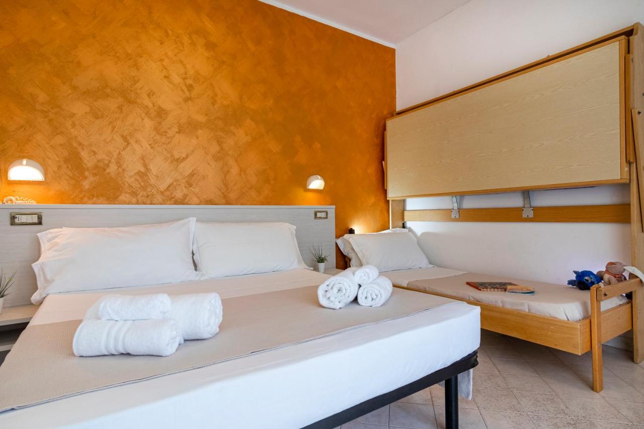 Hotel Tre Rose Riccione Extérieur photo