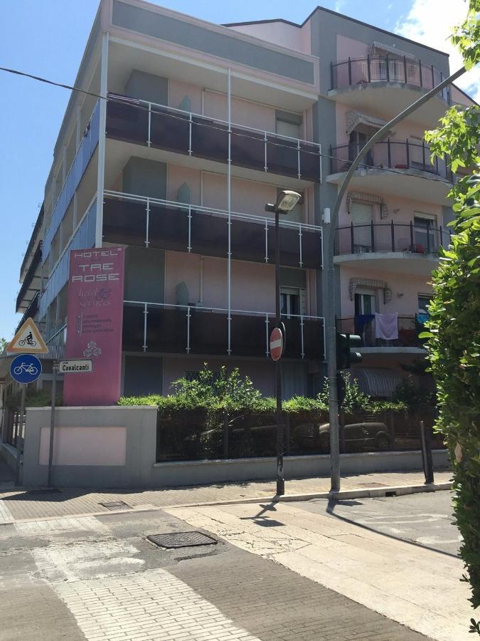 Hotel Tre Rose Riccione Extérieur photo